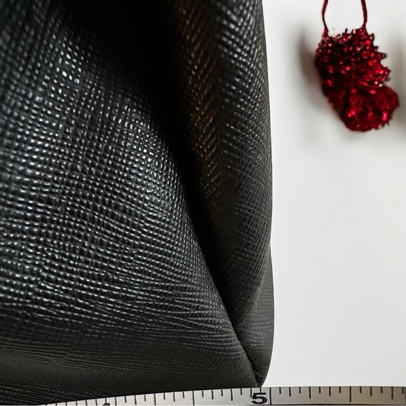 Original Guess Handbag Vintage Logo Satchel Patent Textured Leather Black - Picture 6 of 7